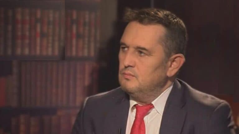 Gheorghe Piperea: “Impunerea a cinci seturi distincte de măsuri ar însemna o încălcare gravă a Constituției.” Liderul AUR ia în considerare să se adreseze Comisiei de la Veneția