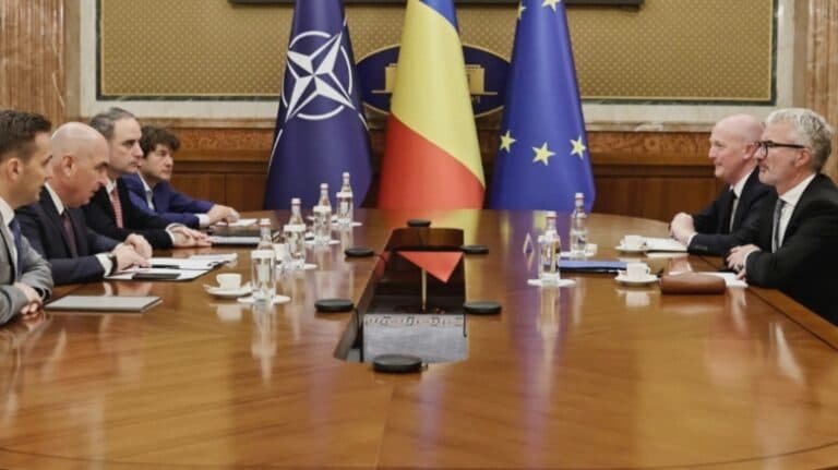 Guvernul este scrutinat de agenția responsabilă cu evaluarea ratingului național. Bolojan se întâlnește cu reprezentanții Moody’s pentru a clarifica măsurile de echilibrare a bugetului