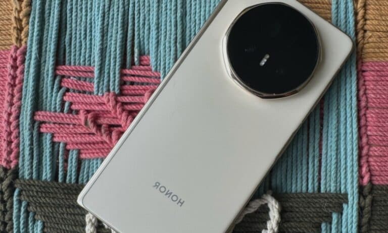 Noua versiune pliabilă Magic V5 de la Honor: distracție fără grija camerei voluminoase