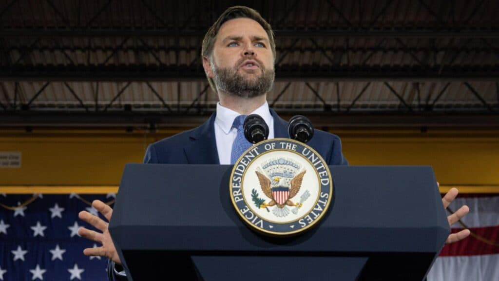 JD Vance își anunță intenția de a-l succeda pe Trump, în eventualitatea unui dezastru