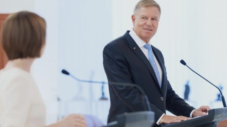 Klaus Iohannis, suspectat de intervenție estetică. Reacțiile specialiștilor și ale românilor în această controversă