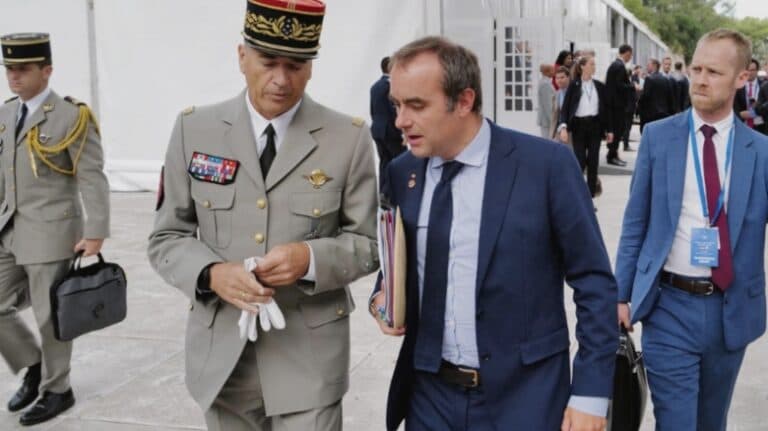 Liderii europeni se aliniază în fața unei amenințări de conflict, iar Franța înființează centre pentru îngrijirea soldaților răniți