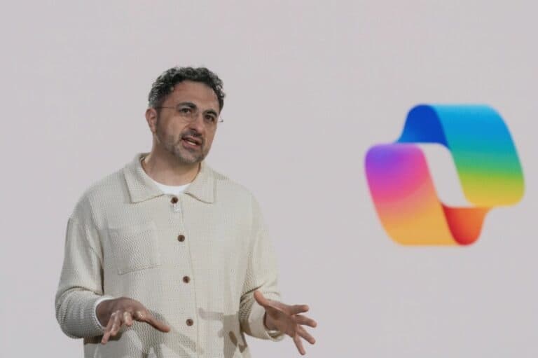 Directorul AI de la Microsoft avertizează: studiul conștiinței artificiale poate fi periculos
