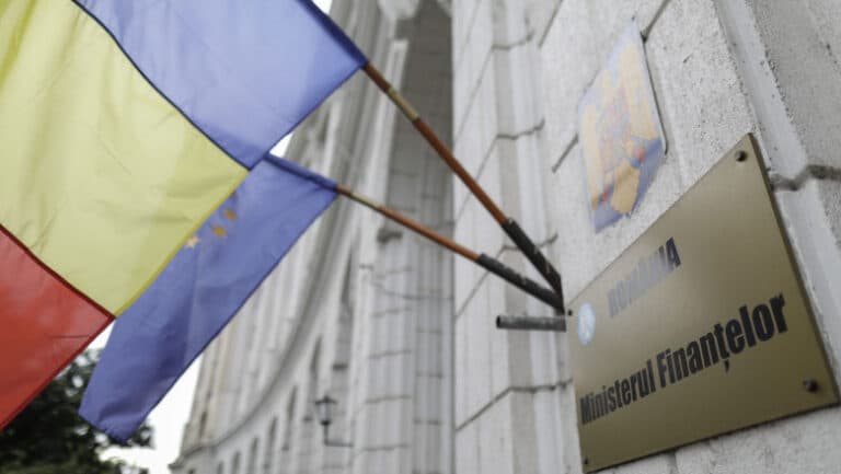Ministerul Finanțelor a recurs din nou la bănci pentru a obține fonduri. Cât a împrumutat instituția în luna august?