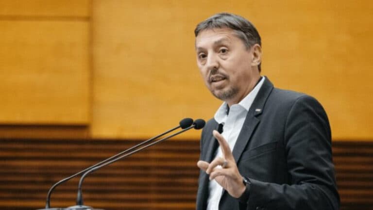 Ministrul Educației se consultă cu liderii sindicali: necesarul de 2 miliarde de lei în buget este esențial până la sfârșitul anului, fără reduceri