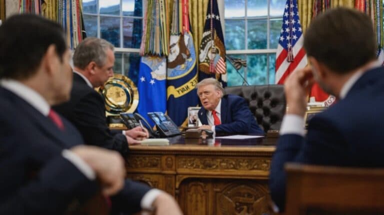 Conversația de însemnătate istorică dintre Trump și Putin în Biroul Oval: imagini captivante prezentate de Casa Albă