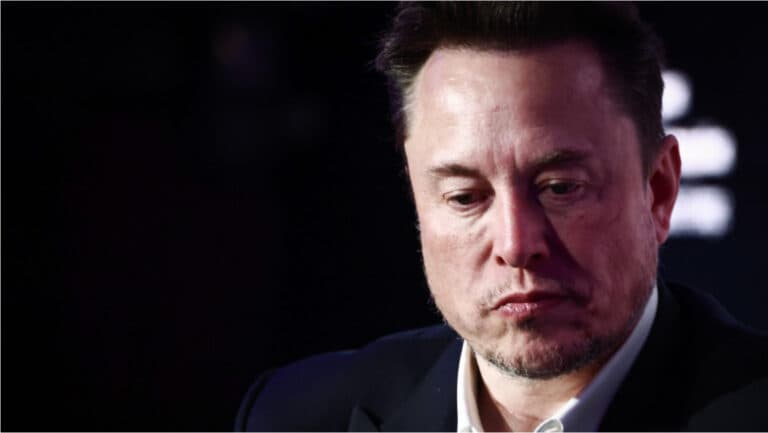 Musk denunță Marea Britanie pentru “cenzură” în urma noilor reglementări de siguranță pe internet