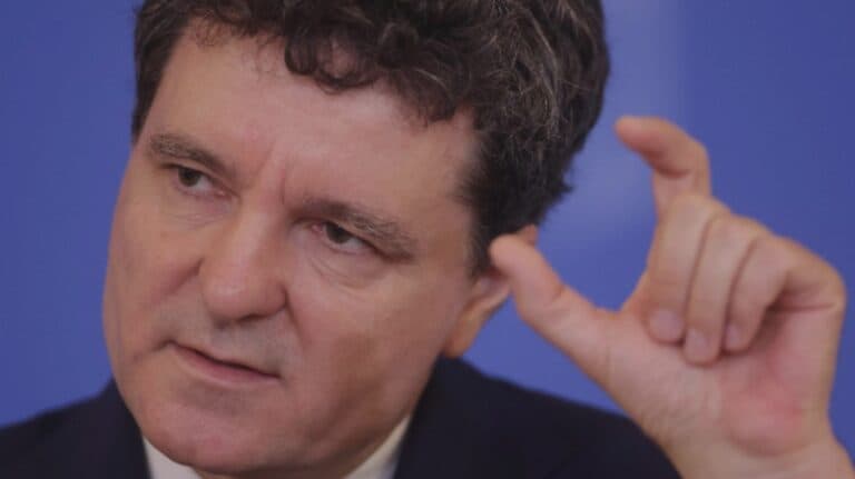 Nicușor Dan îi dă o replică dură lui Ilie Bolojan: „Deciziile grăbite pot aduce erori.”