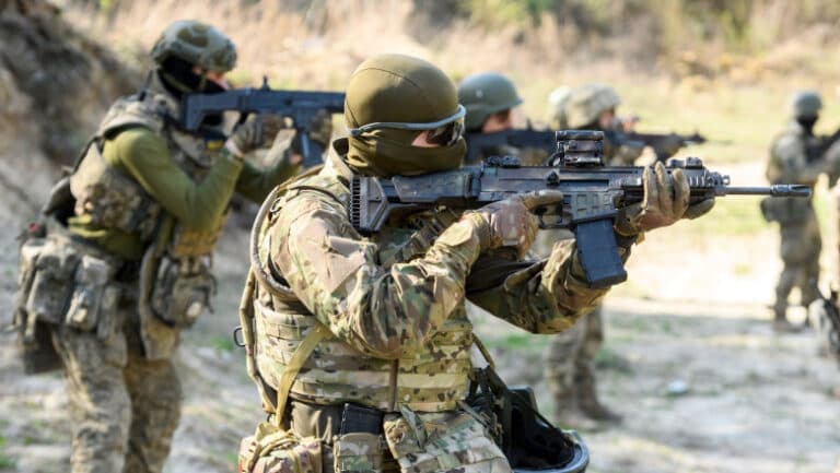 O nouă generație de voluntari se alătură Legiunii Ucraineane, iar tinerii aspiranți visează să devină experți în operarea dronelor