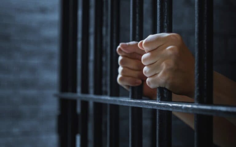 O femeie în fața justiției pentru uciderea celor 11 soți! Declarațiile surprinzătoare de la audieri: „Poate au fost…”