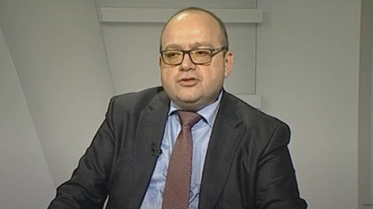 O nouă revelație în cursa pentru conducerea SRI. Descoperiți cine este Valentin Naumescu, candidatul preferat de Nicușor Dan pentru a prelua frâiele serviciilor