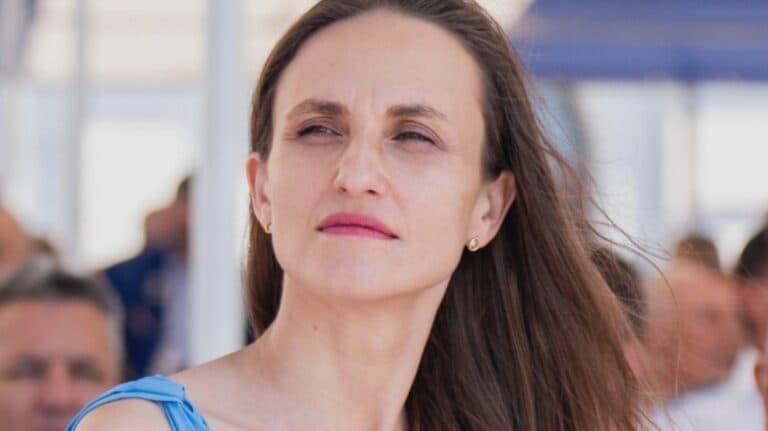 Oana Țoiu, o succesiune de erori stânjenitoare: ministrul rezist îl confundă pe Zelenski cu Putin