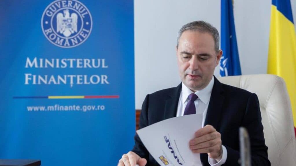 Controversa pe Facebook: Ministrul Finanțelor se confruntă cu valuri de critici după declarațiile privind TVA-ul de 21% la factura de electricitate
