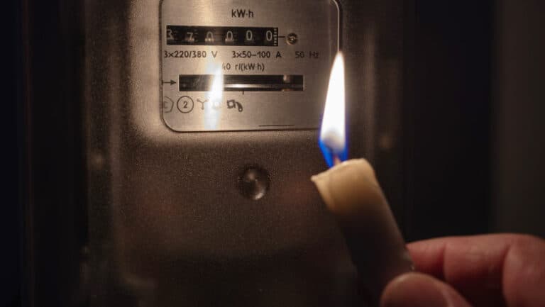 Irakul se confruntă cu o criză energetică din cauza căldurii extreme și a creșterii cererii de electricitate