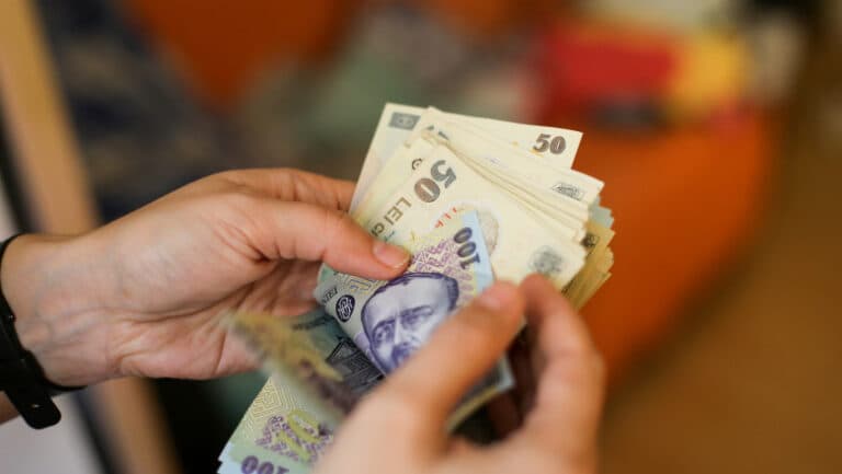 Pensiile românești: Ce beneficii primește un cetățean după doar o zi de muncă?