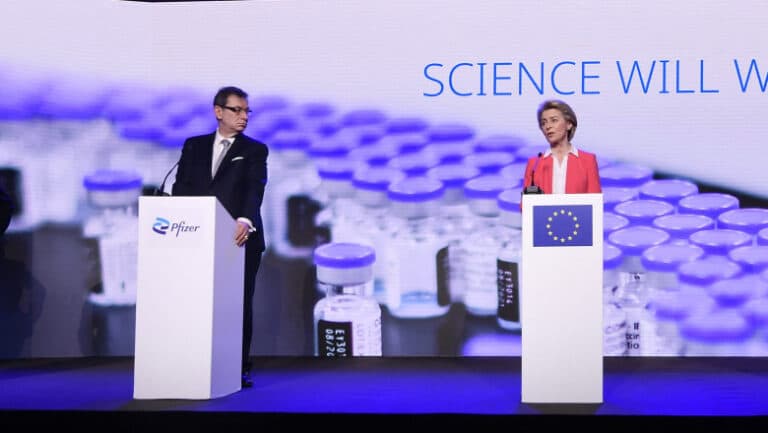 Pfizergate: Mesaje surprinzătoare între Ursula von der Leyen și Albert Bourla, dispărute după o cerere de transparență