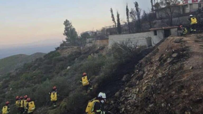 Pompierii români răspund din nou apelului în Grecia: luptă cu un incendiu devastator lângă Atena