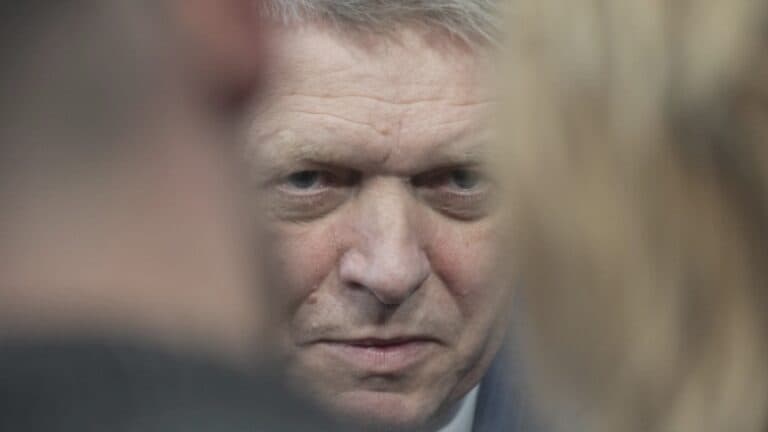 Premierul Robert Fico, sub focul criticilor opoziției din Bratislava pentru lipsa de suport acordat slovacilor agresați în Serbia