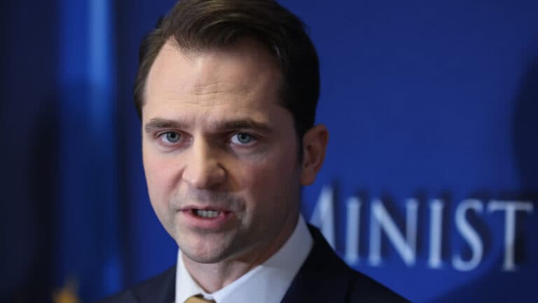 Sebastian Burduja și provocarea alegerilor pentru primăria generală: fiecare zi aduce un nou candidat în luptă