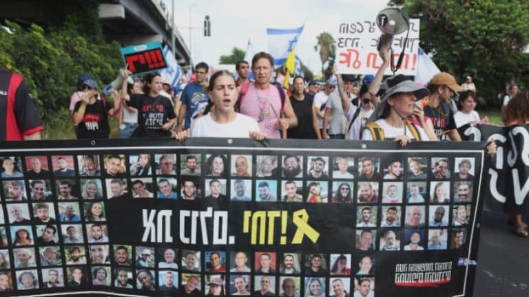 Mobilizare în Israel: Oamenii strigă pentru un pact care să asigure eliberarea ostaticilor din mâinile Hamas