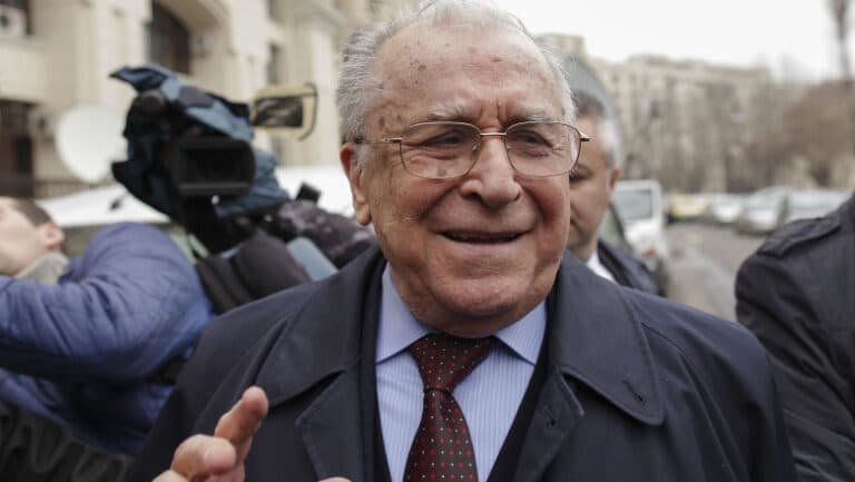 PSD, după trecerea lui Ion Iliescu: „A fost un brav luptător împotriva lui Ceaușescu.”