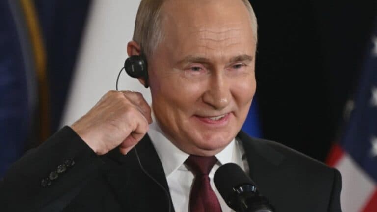 Putin consideră dialogul cu Trump drept „un moment oportun și extrem de benefic”. „A trecut o perioadă îndelungată de când nu ne-am mai angajat în astfel de negocieri.”