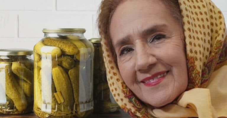 Secretul murăturilor perfecte de la Sofia Vicoveanca: „O încântare pentru gusturi!” Ce ingrediente folosește pentru a păstra crocantenia castraveților?