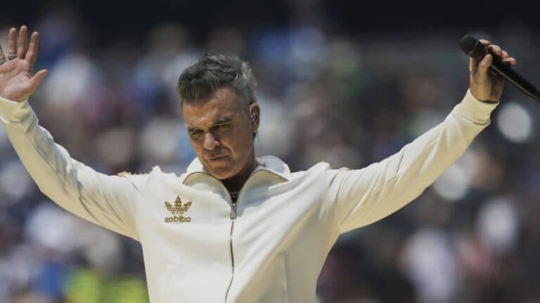 Robbie Williams, pe banca acuzaților! Ce scandaluri îl implică pe renumitul artist?
