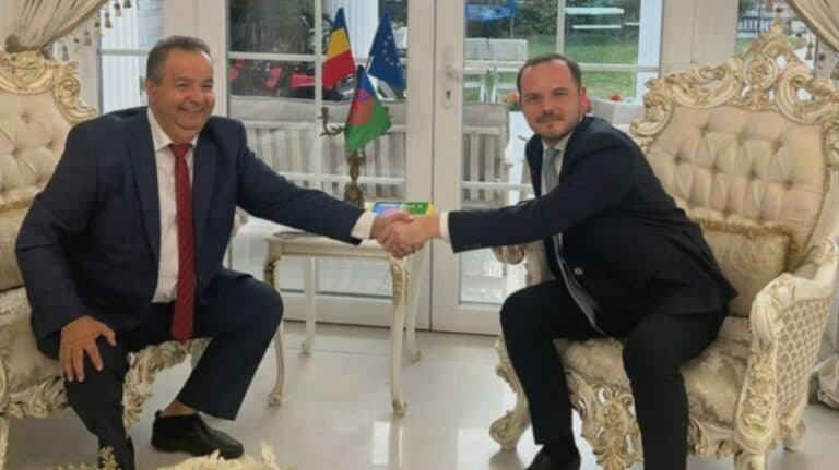 Vizita regală: Ministrul Rogobete aduce sănătatea la curtea Regelui Cioabă