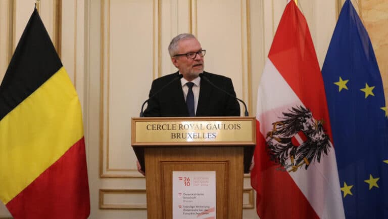 Controversa erotică din Viena: Ambasadorul Austriei la Uniunea Europeană, Thomas Oberreiter, își prezintă demisia