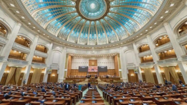 Senatul se întrunește în sesiune specială pentru a discuta un proiect esențial privind pensiile magistraților și alte ordonanțe de urgență aflate pe ordinea de zi