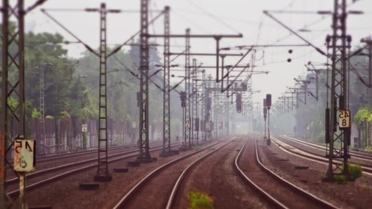 Destin tragic pentru un bărbat de 35 de ani. A pierit în urma unei căzături din tren și a fost descoperit după două zile de căutări
