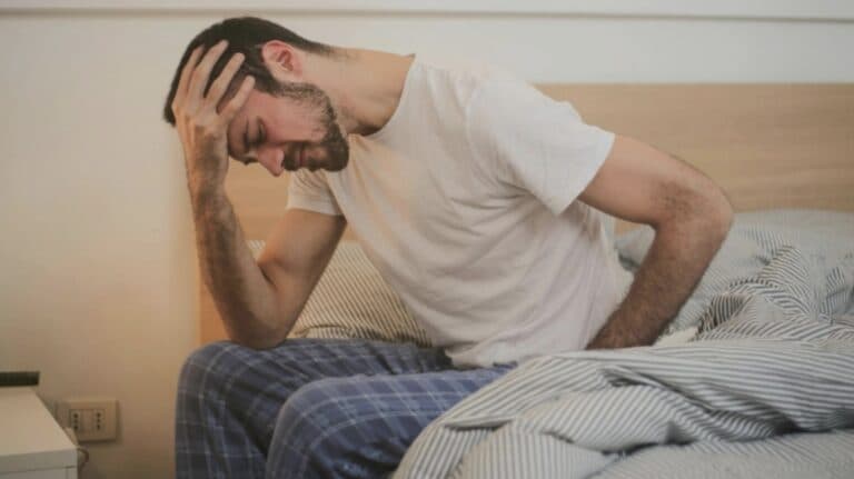Semnele unei afecțiuni hepatice. Cum îți dai seama că ficatul tău are probleme și ce măsuri poți lua pentru a-l revitaliza?