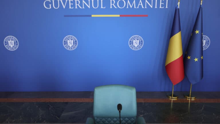 Sindicaliștii contestă planul de reducere cu 40.000 a locurilor de muncă din administrație. Apelul adresat lui Ilie Bolojan