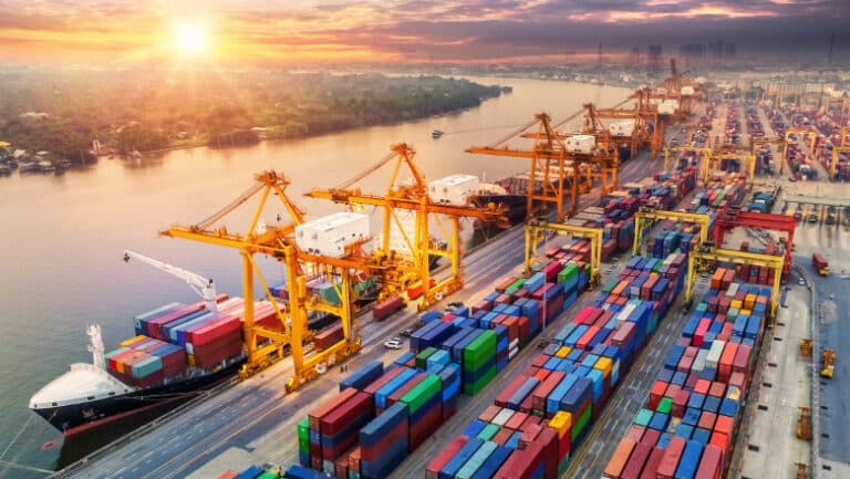SUA avertizează asupra consecințelor pentru națiunile care susțin obiectivul de emisii nete zero în transportul maritim. Care sunt temerile lui Donald Trump?