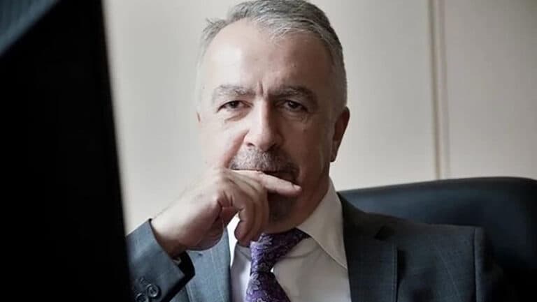 „Frica de sfârșitul lumii: Donald Trump și Vladimir Putin, uniți de aceeași tactică, conform unui fost agent KGB.”