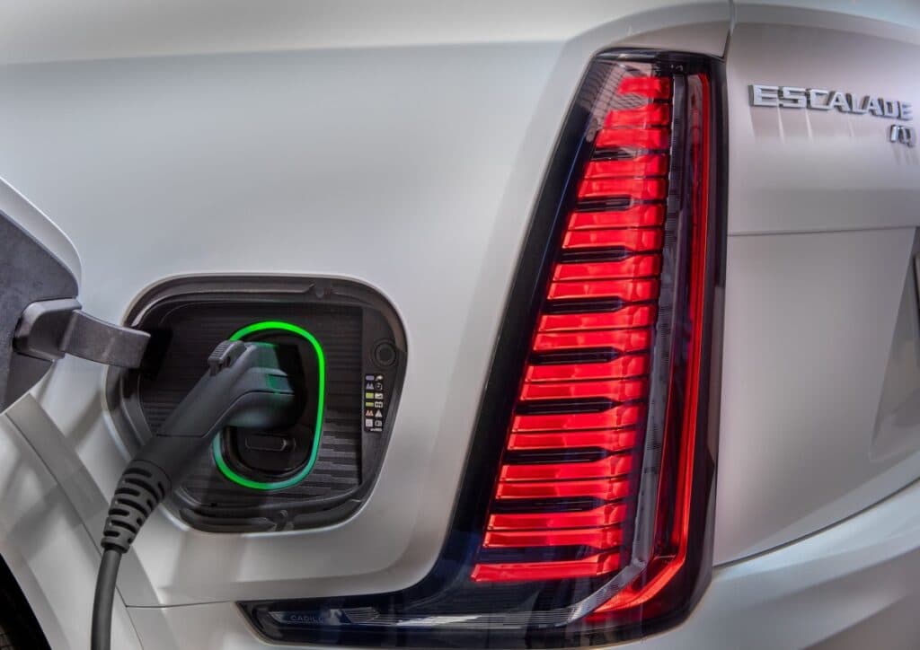 Provocări pentru proprietarii de mașini electrice: Flota de robotaxiuri Waymo depășește 2.000 de unități