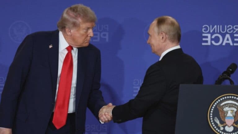 Trump dezvăluie acordul cu Putin pentru încheierea războiului din Ucraina prin schimburi teritoriale: „Rusia este o forță de temut.”