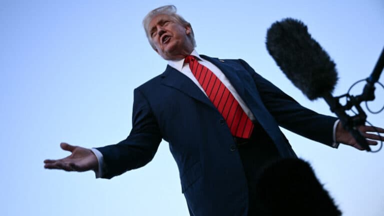 Trump impune taxe vamale suplimentare Indiei ca răspuns la comerțul cu petrol rusesc: „Nu le pasă de victimele din Ucraina.”