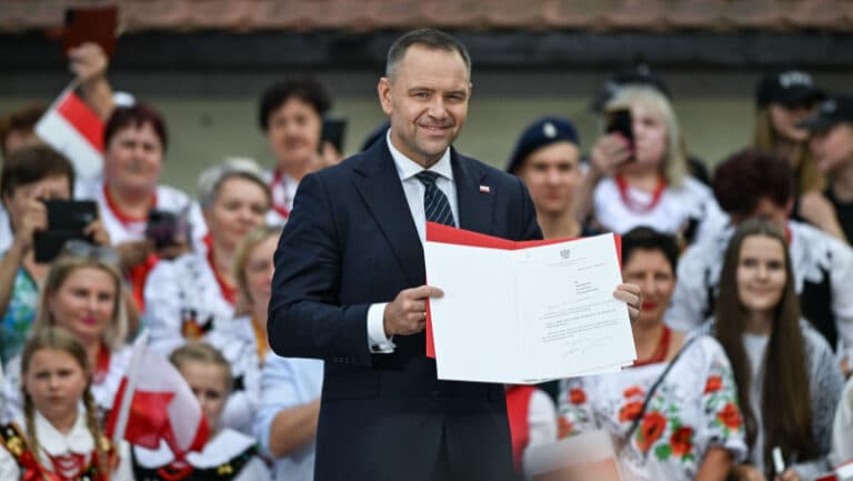 Trump îi deschide ușile Casei Albe noului președinte polonez Karol Nawrocki