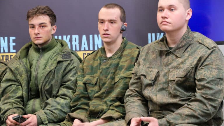 Ucraina denunță faptul că Rusia reîntoarce prizonierii de război repatriați pe front în doar câteva săptămâni