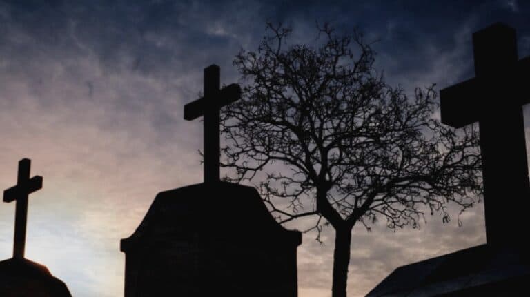 Un fost lider politic din Giurgiu își încheie tragic povestea în cimitir, copleșit de datorii