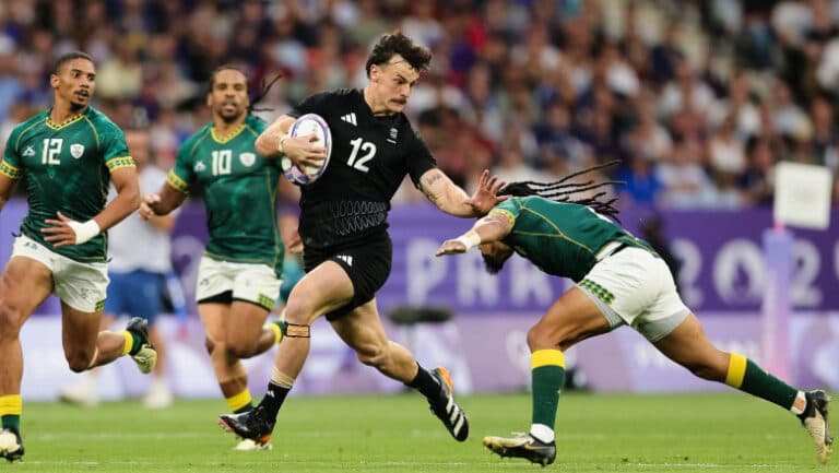 Un rugbyst din Noua Zeelandă a fost la un pas să piardă prima convocare la naționala All Blacks din cauza câinelui său, care i-a distrus pașaportul
