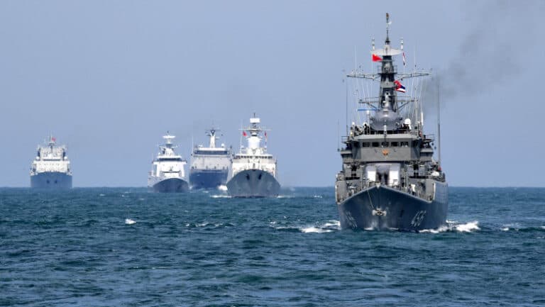 Navele chinezești ajung la Vladivostok pentru manevre comune cu Rusia. Descoperă elementele esențiale ale flotei lui Xi Jinping