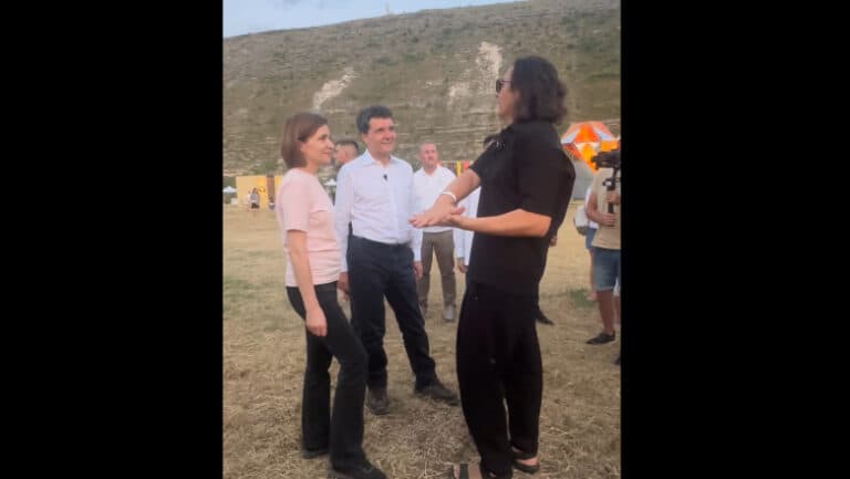 Nicușor Dan și Maia Sandu, prezenți la Festivalul Lupilor în inima Moldovei