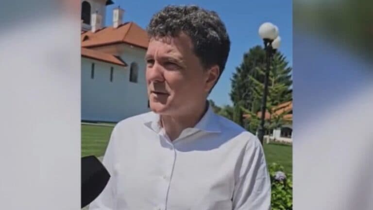 Nicușor Dan dezvăluie motivele vizitei sale la mănăstire în loc să onoreze ceremoniile Zilei Marinei: „Am preferat discreția.”