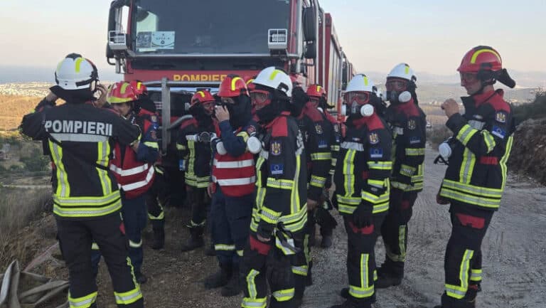 Pompierii români se mobilizează în Grecia pentru a combate flăcările din Anatoliki Attica