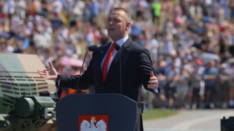 „Președintele Poloniei subliniază: Rusia poate fi învinsă, istoria victoriei noastre asupra bolșevicilor stă mărturie.”