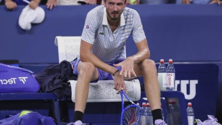 Daniil Medvedev, sancționat cu 42.500 de dolari în urma unei izbucniri nervoase la US Open