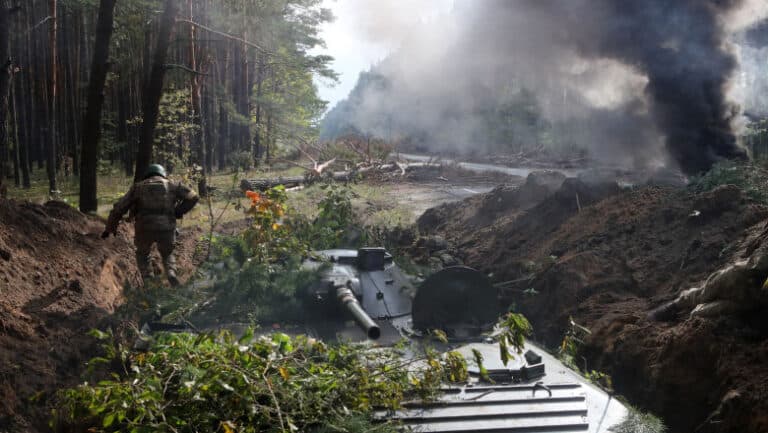 Ucraina evacuează civili din Herson, în timp ce își intensifică atacurile în Krasnodar, soldate cu 12 militari căzuți